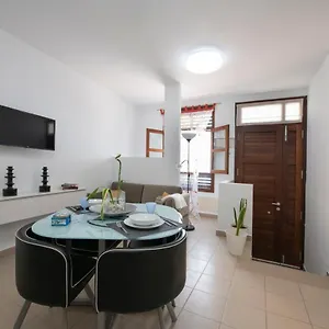 Hauzify I Celeste Apartment